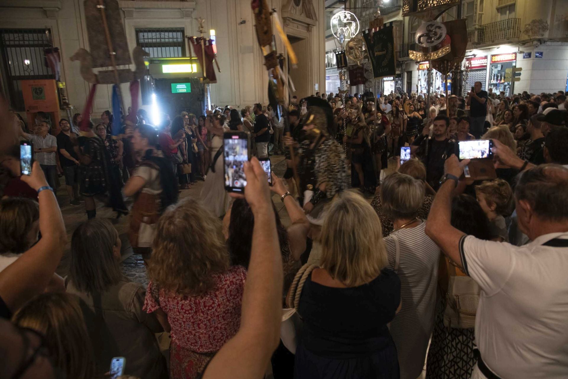 En imágenes, pregón e inicio de las Fiestas de Carthagineses y Romanos