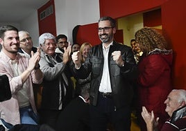 Lucas celebra su victoria en las primarias del PSRM, en enero.