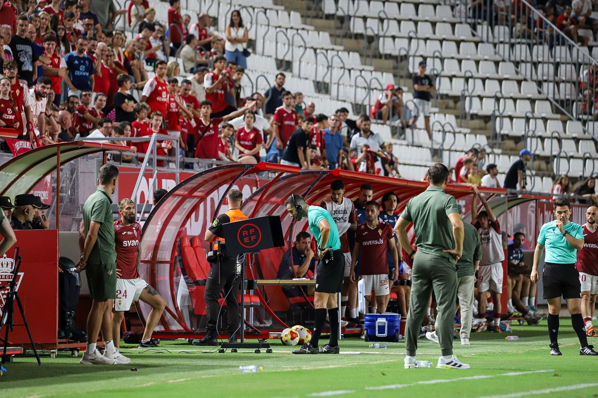 El Real Murcia consigue el empate en el último minuto, en imágenes