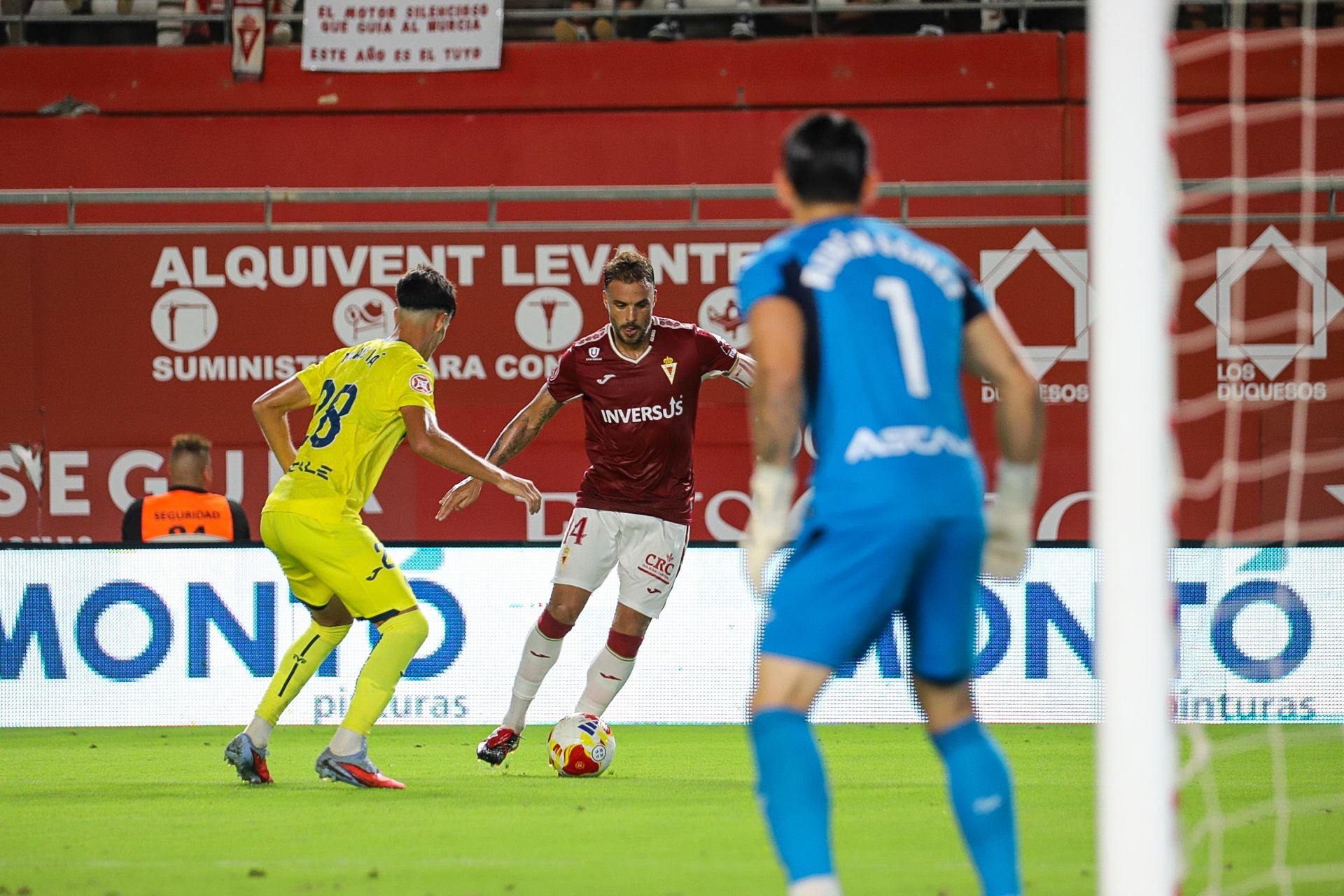El Real Murcia consigue el empate en el último minuto, en imágenes