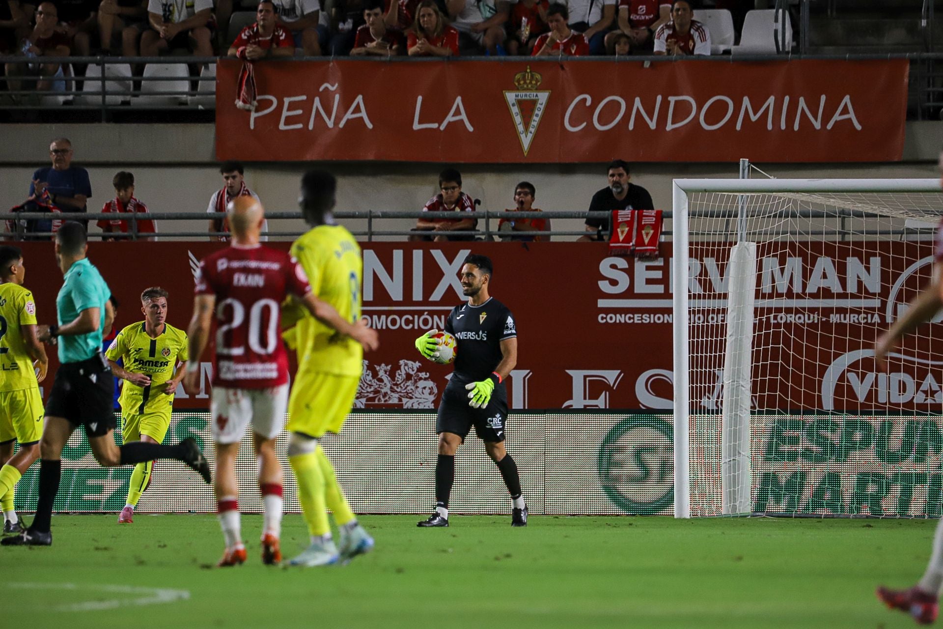 El Real Murcia consigue el empate en el último minuto, en imágenes