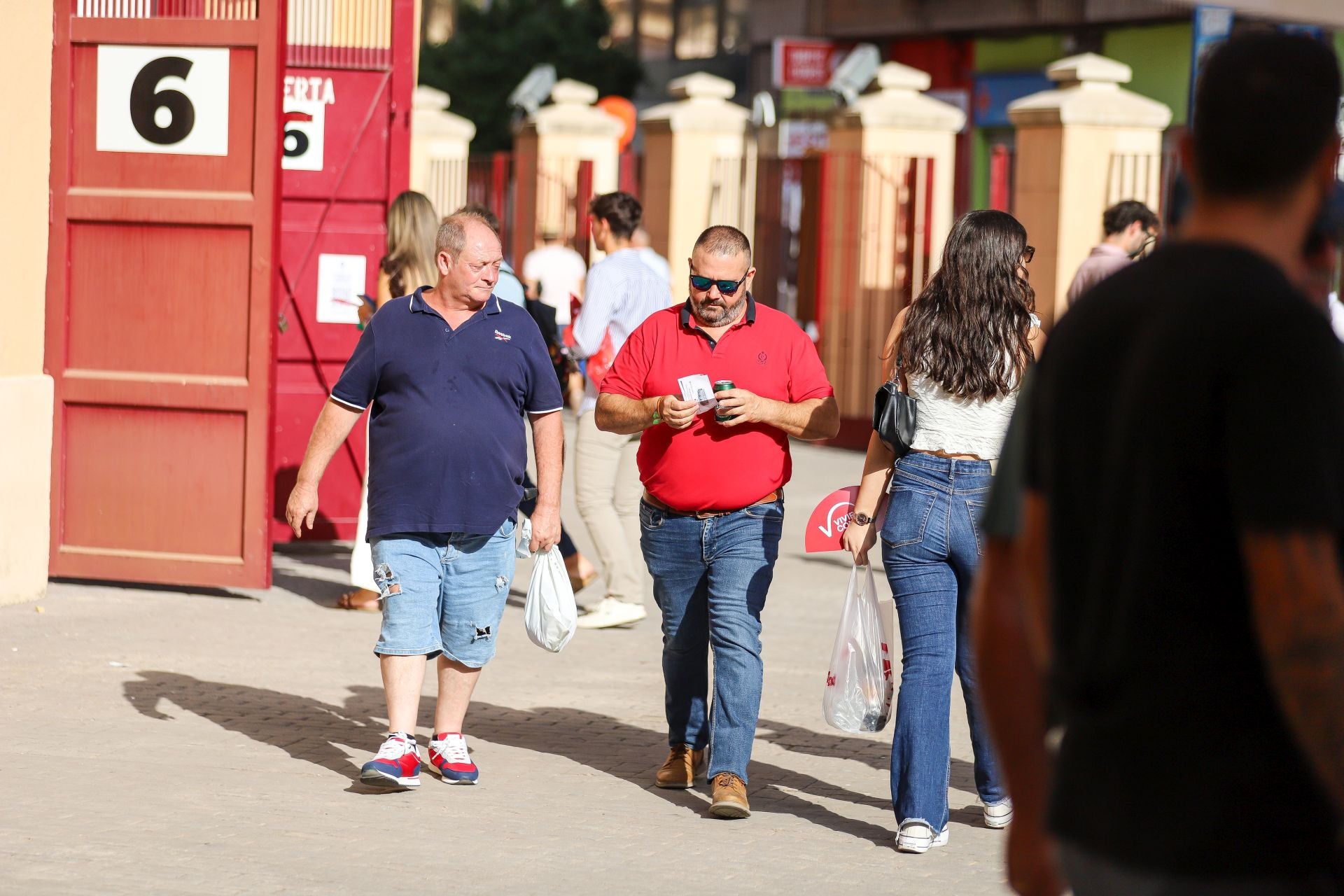 Ambiente en la corrida del sábado de la Feria Taurina de Murcia, en imágenes