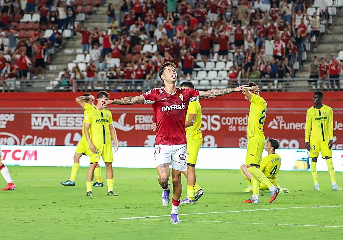 Palmberg celebrando el gol del empate.