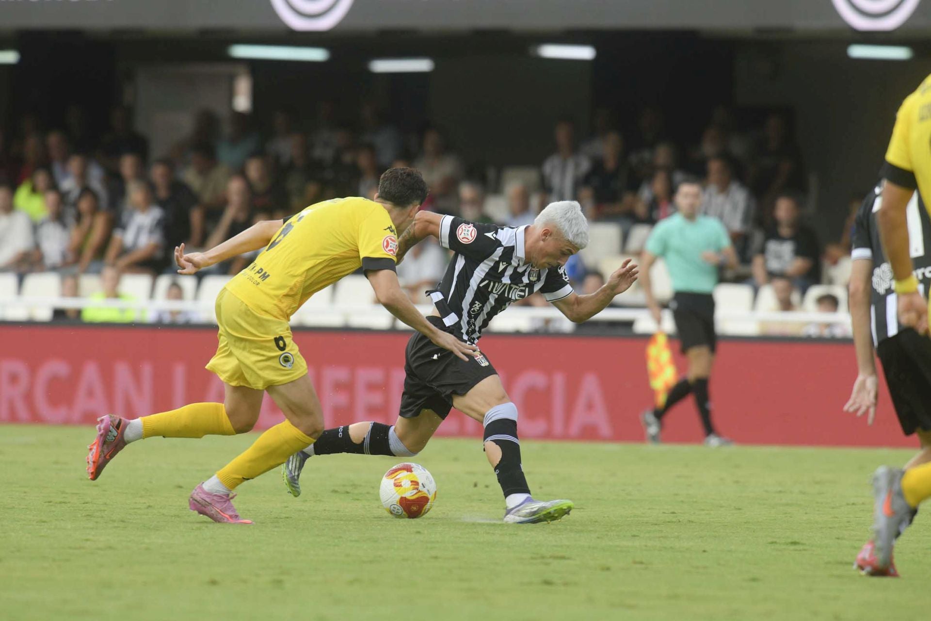 Pablo de Blasis regala la victoria al FC Cartagena en el último minuto, en imágenes