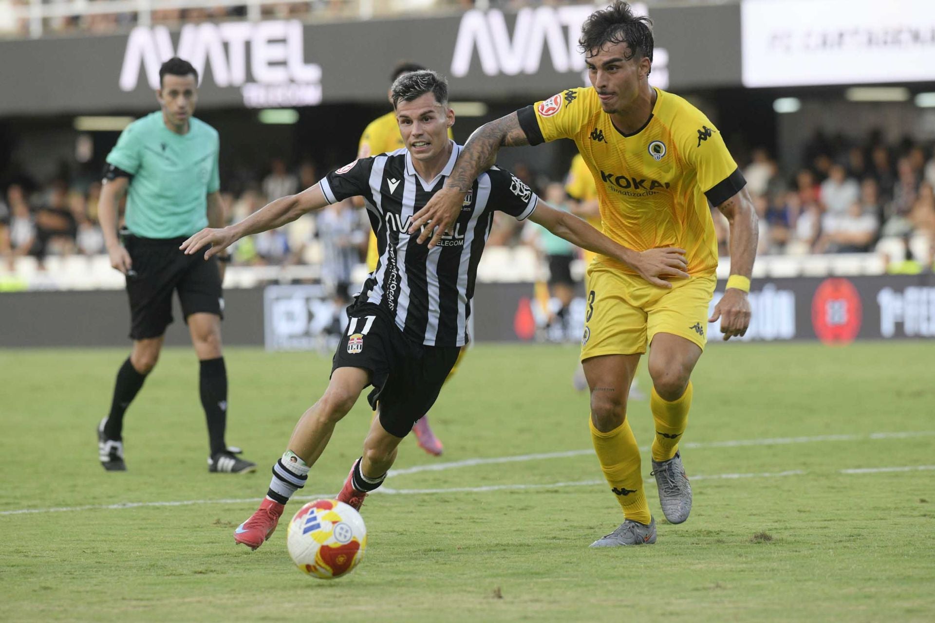 Pablo de Blasis regala la victoria al FC Cartagena en el último minuto, en imágenes