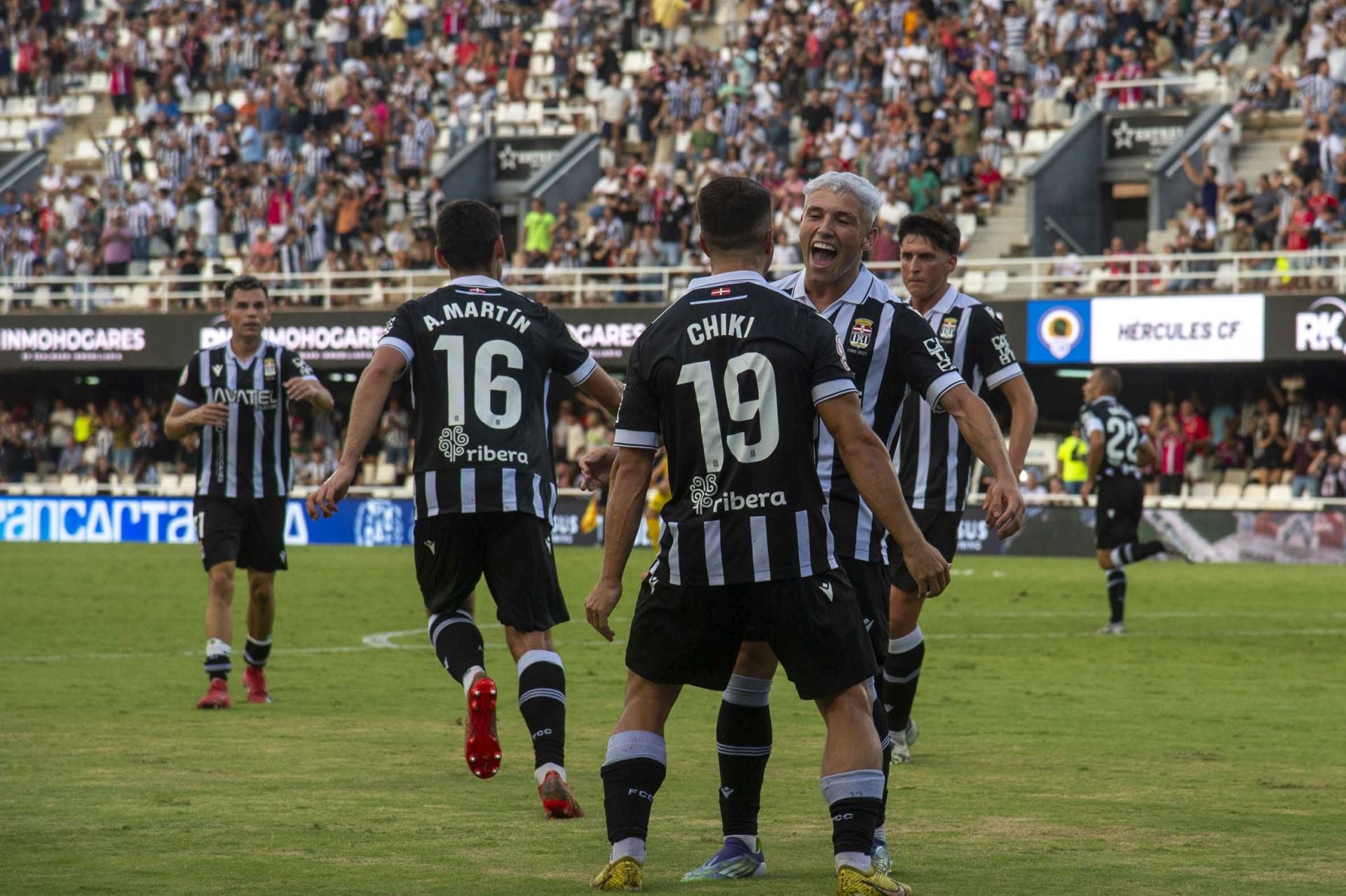 Pablo de Blasis regala la victoria al FC Cartagena en el último minuto, en imágenes