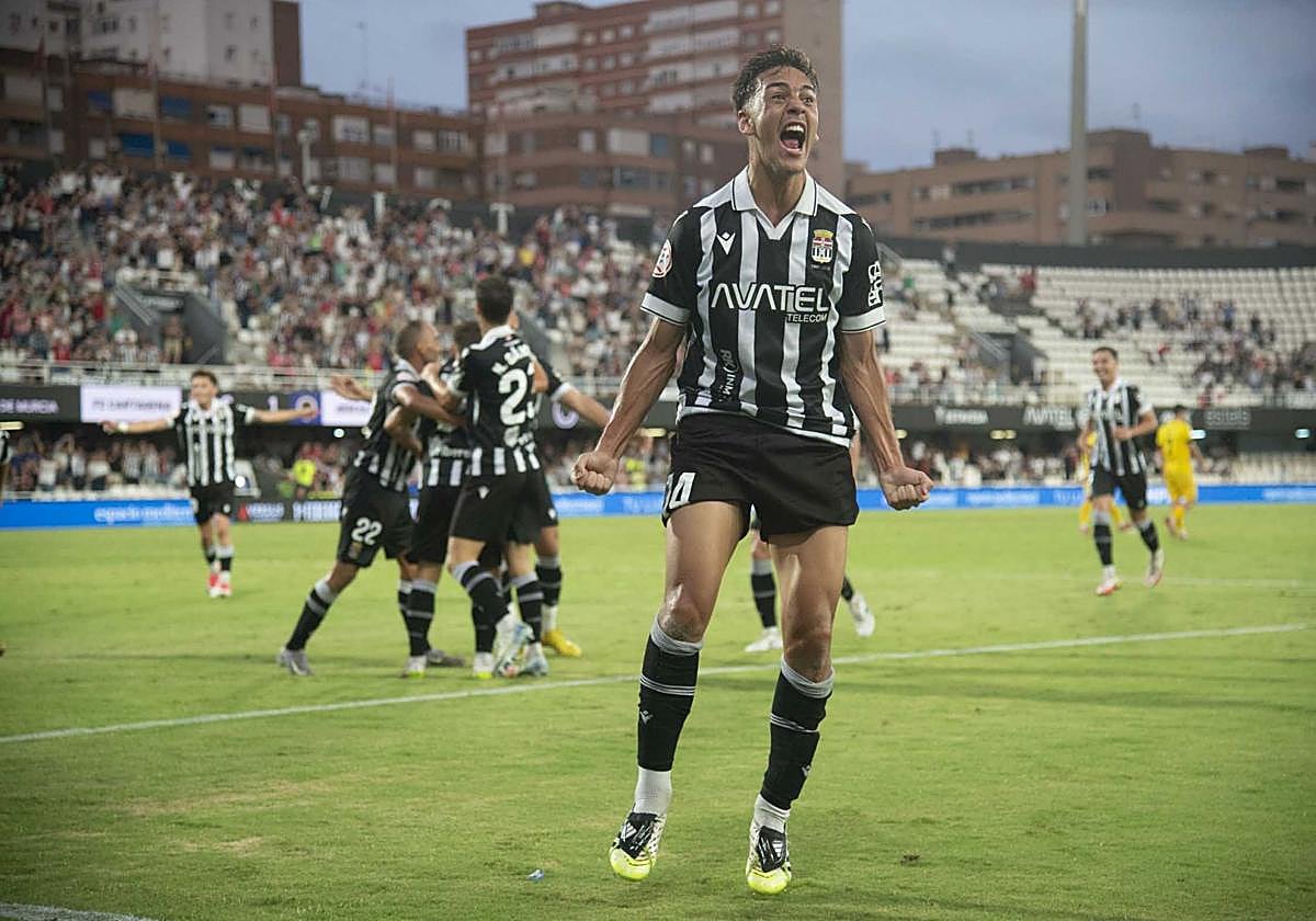 Pablo de Blasis regala la victoria al FC Cartagena en el último minuto, en imágenes