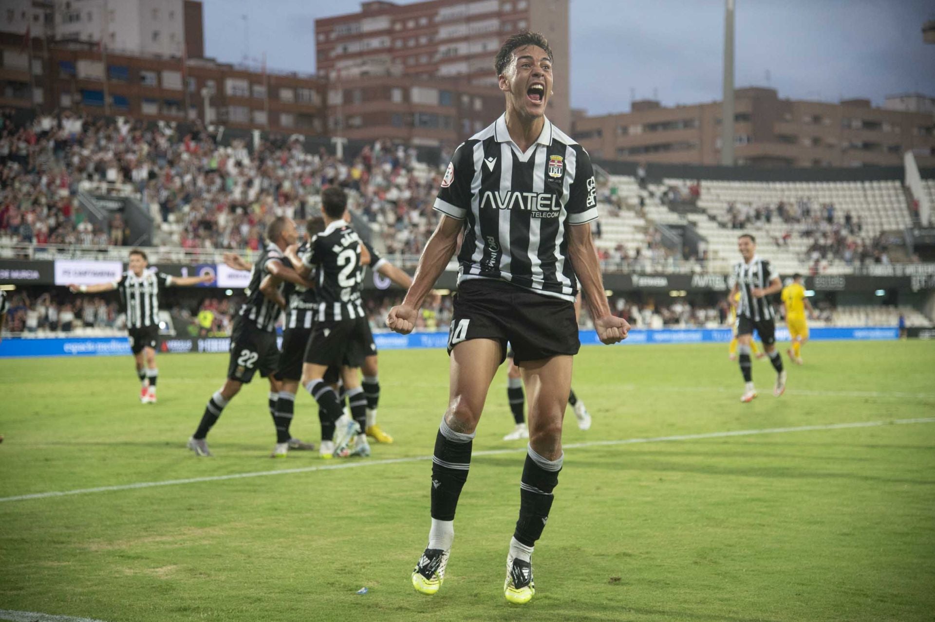 Pablo de Blasis regala la victoria al FC Cartagena en el último minuto, en imágenes