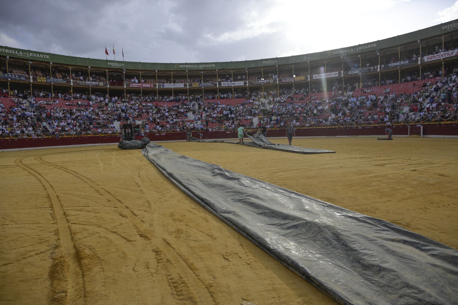 Ambiente de la corrida de rejones, en imágenes
