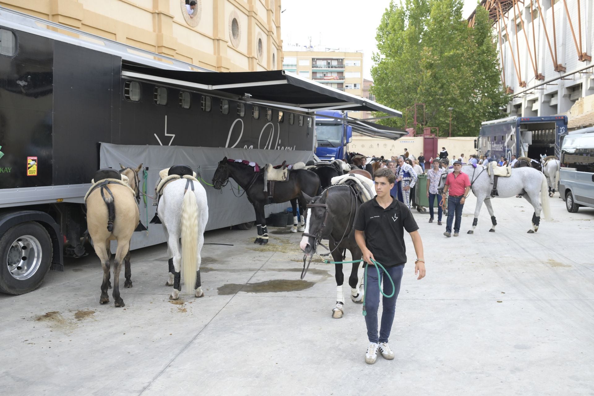 Ambiente de la corrida de rejones, en imágenes