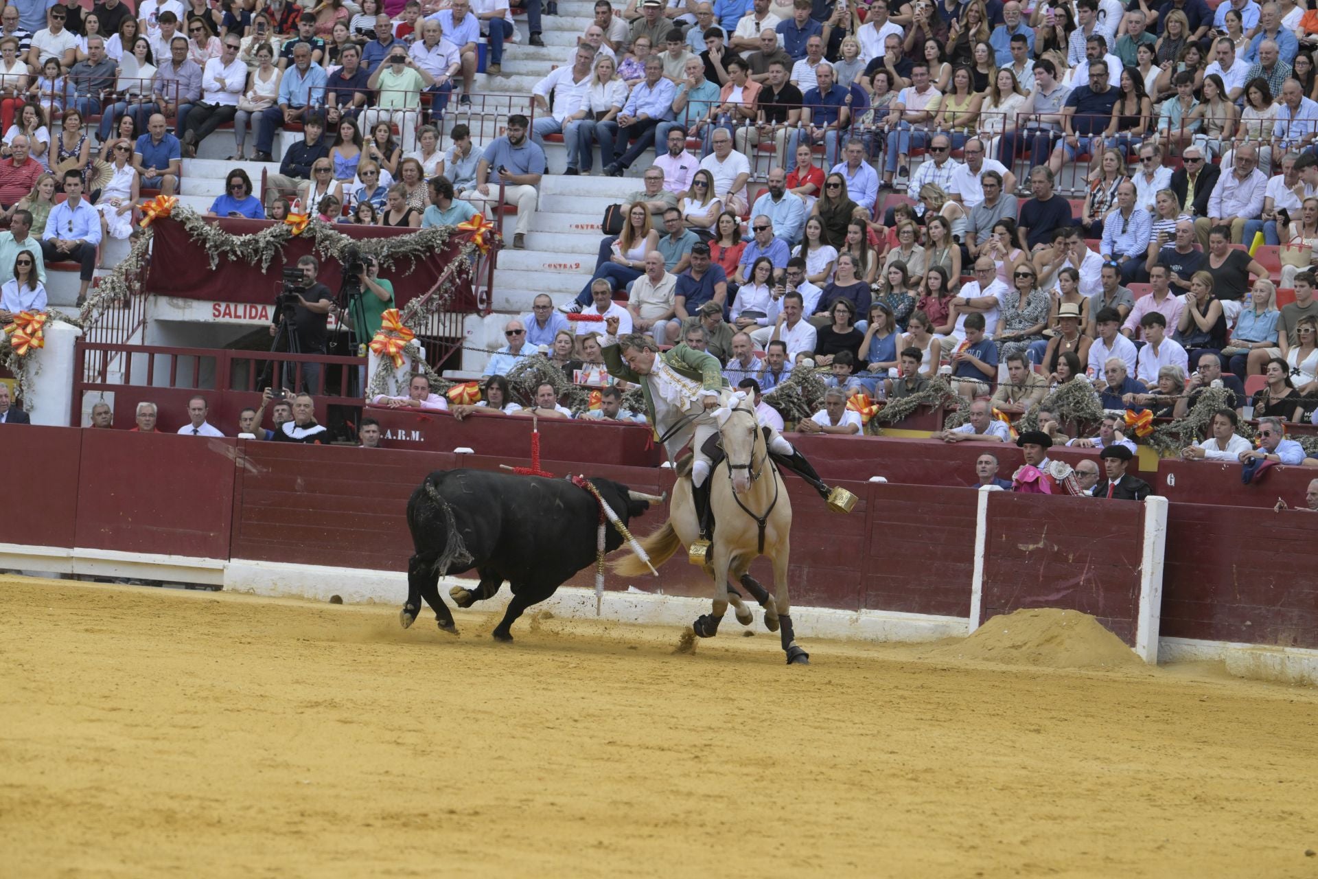 Las imágenes de la corrida de rejones de la Feria de Taurina de Murcia