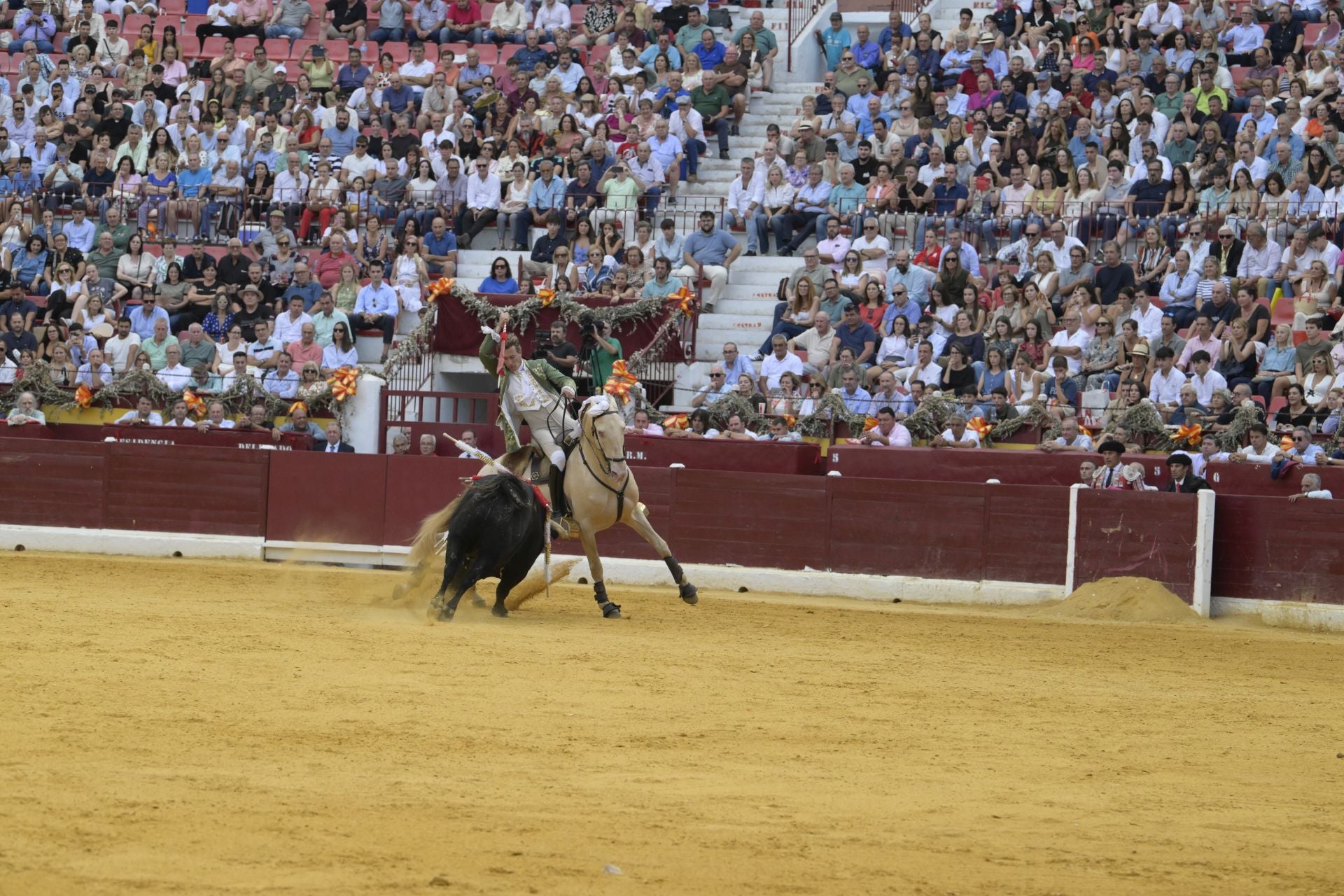 Las imágenes de la corrida de rejones de la Feria de Taurina de Murcia