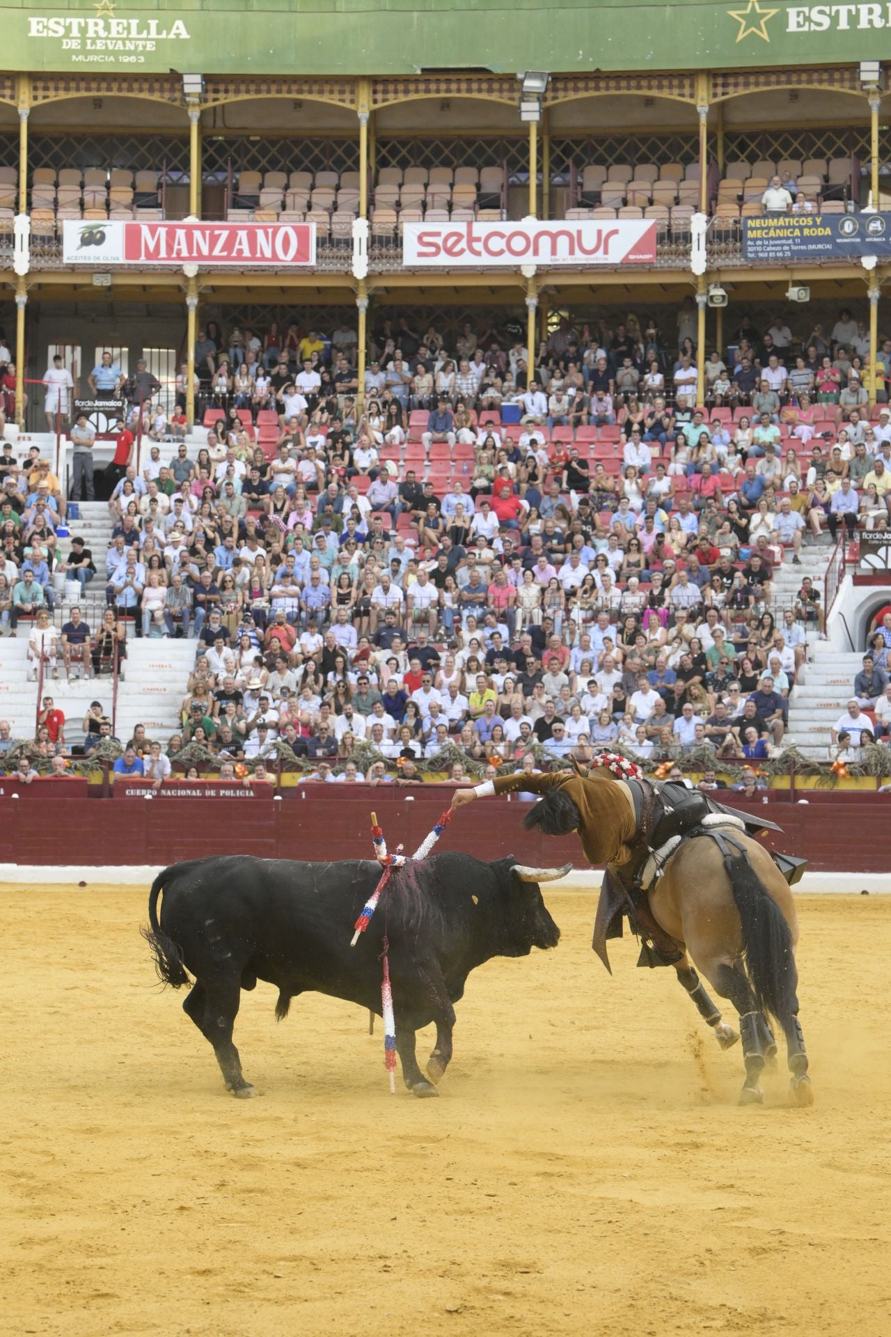 Las imágenes de la corrida de rejones de la Feria de Taurina de Murcia