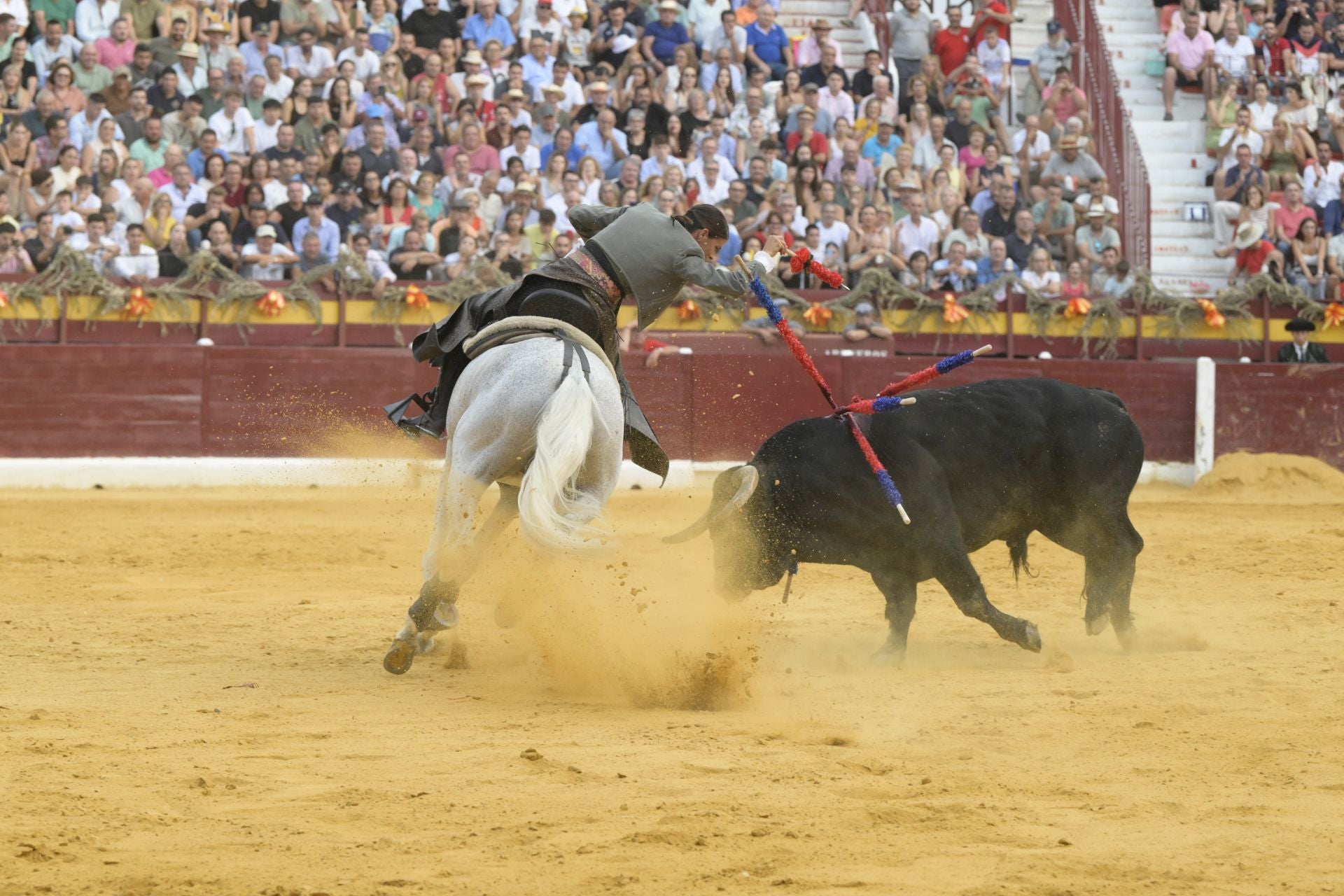 Las imágenes de la corrida de rejones de la Feria de Taurina de Murcia