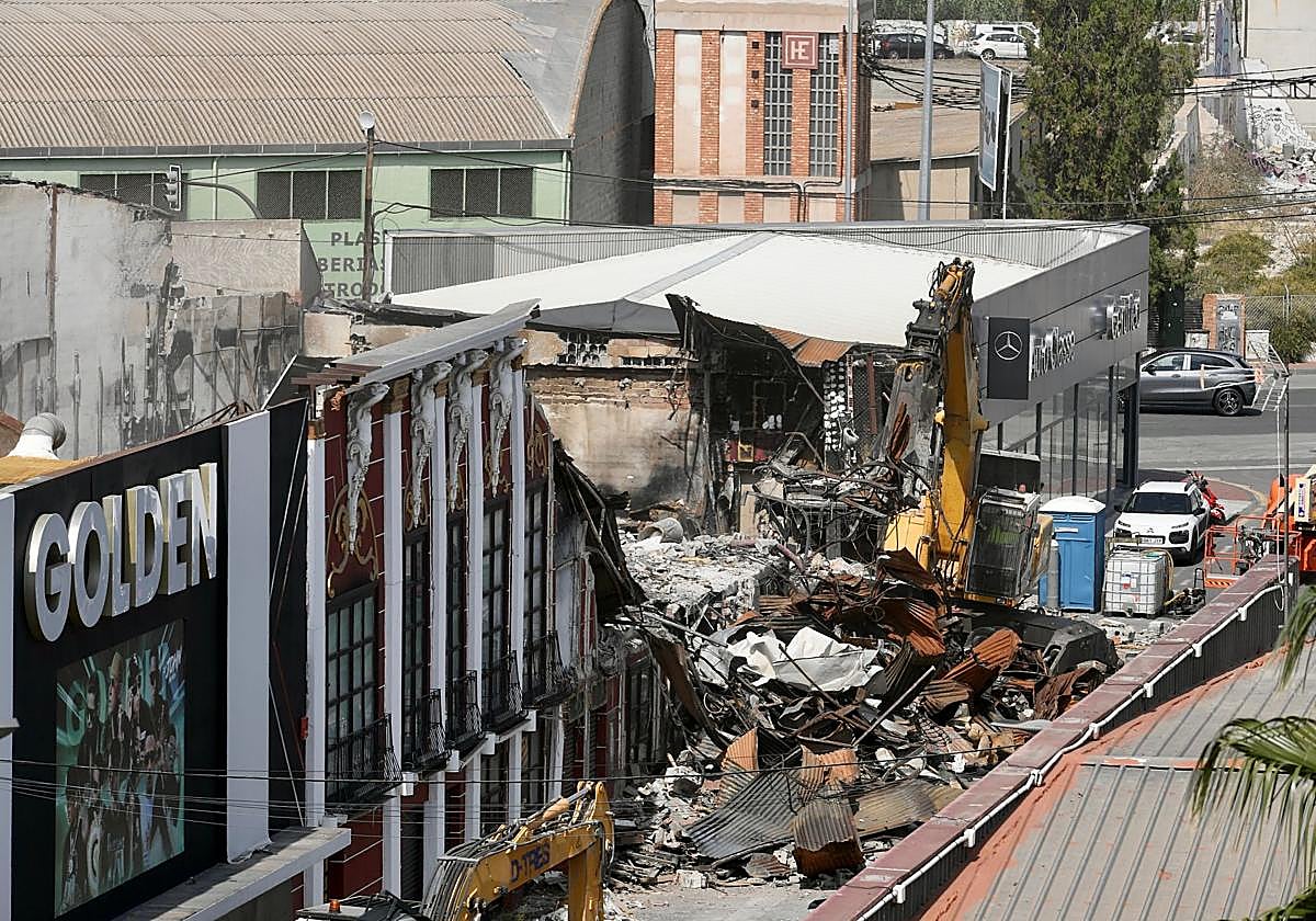 Derribo de las discotecas Teatre y Fonda Milagros el pasado septiembre.