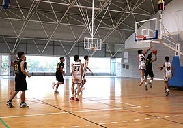 Jóvenes jugando en Lorca.