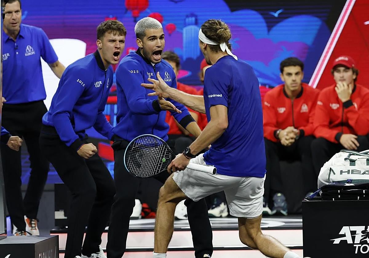 Carlos Alcaraz celebrando uno de los puntos de Alexander Zverev.