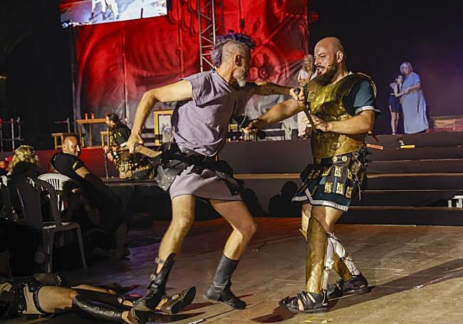 Escenificación de una lucha, en la Destrucción de Sagunto.