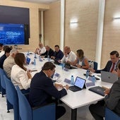 Los miembros del Consejo de Administración de la Autoridad Portuaria, reunidos ayer en la sede de Héroes de Cavite.