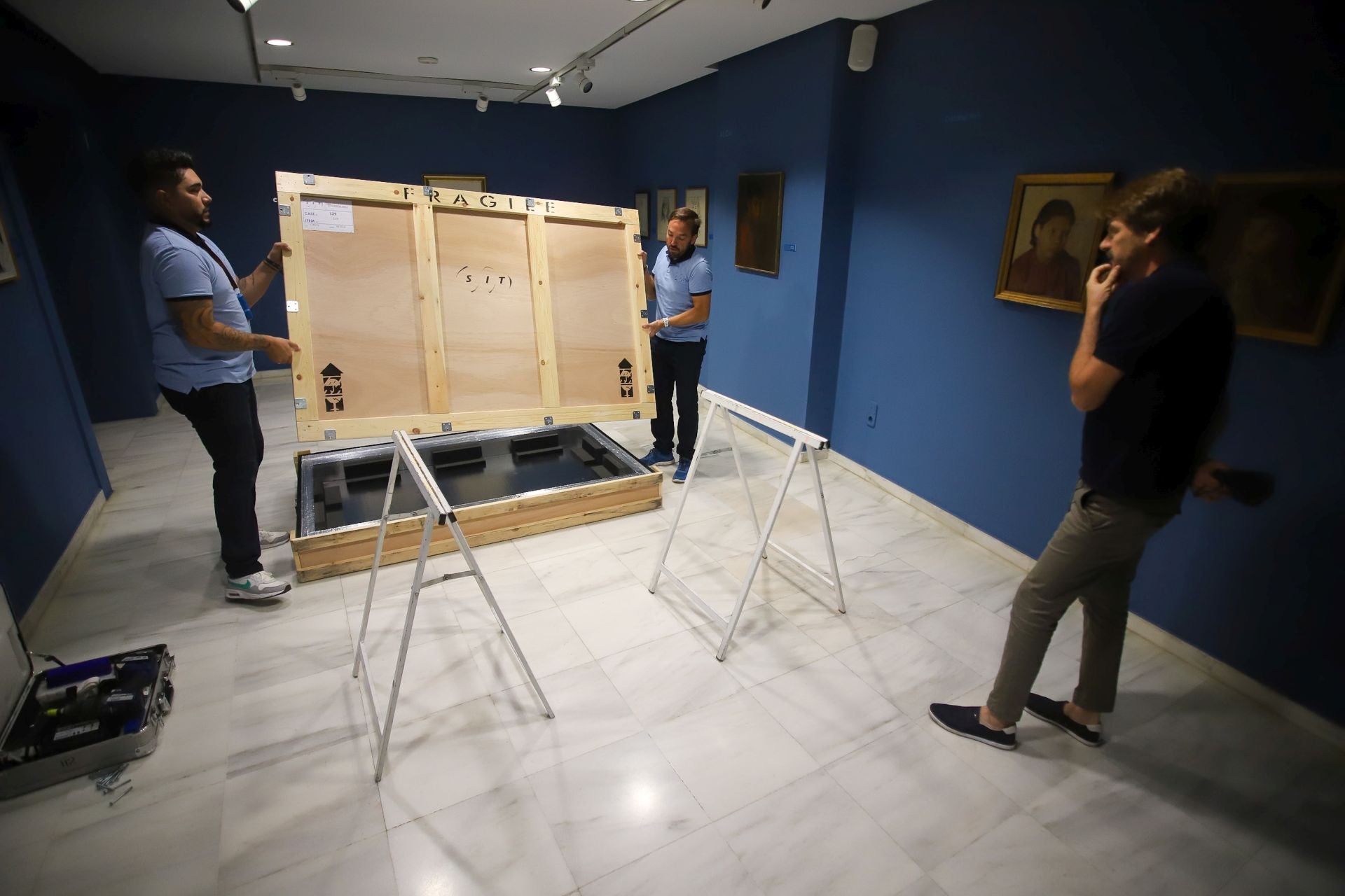 &#039;La maja vestida&#039; de Gaya, preparada para viajar a Bruselas, en imágenes