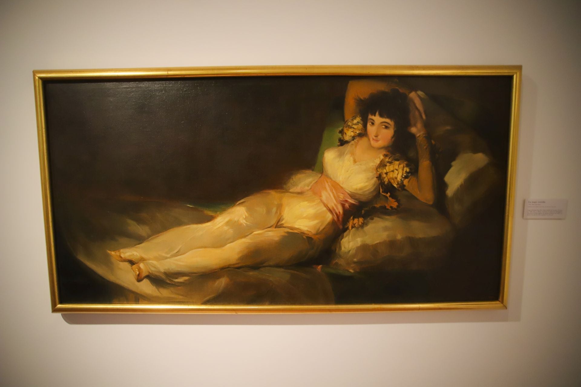 &#039;La maja vestida&#039; de Gaya, preparada para viajar a Bruselas, en imágenes