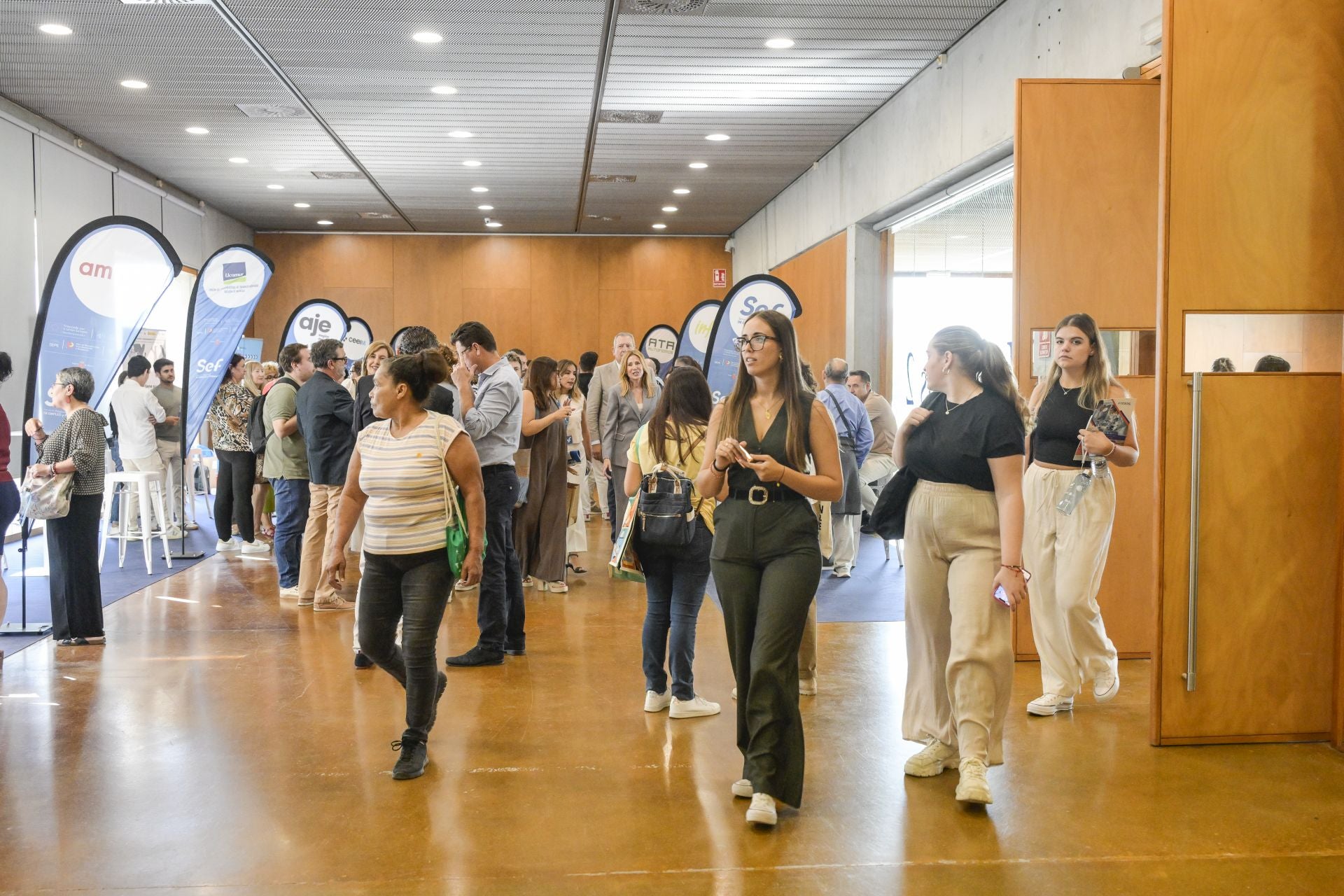 La inauguración de la Feria Regional de Empleo y Formación, en imágenes