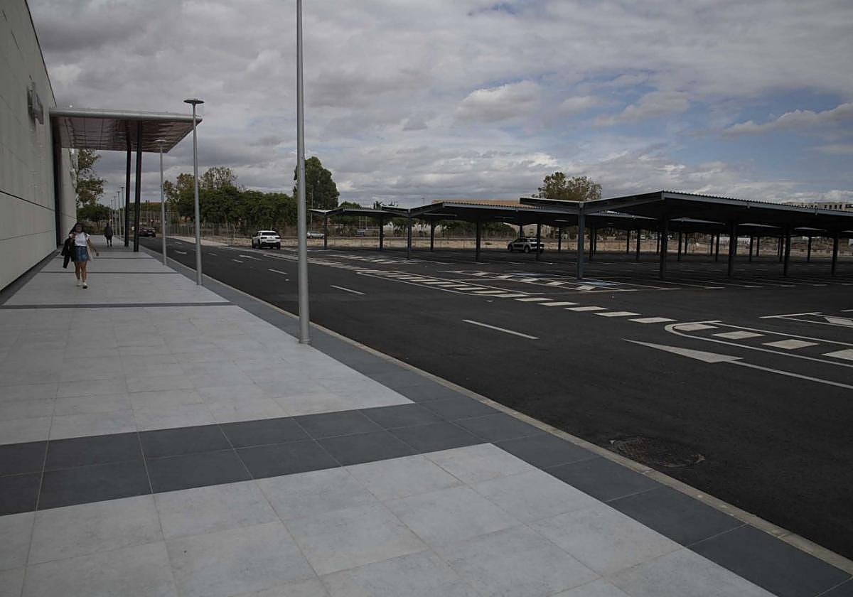 Disuasorio municipal junto el centro comercial La Rambla.