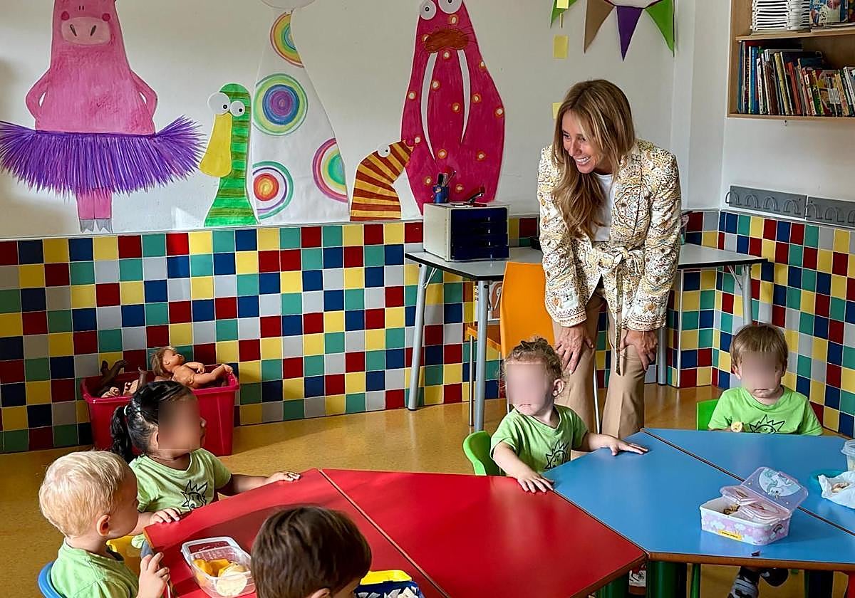 La concejala Pilar Torres visita el Centro Integral de Conciliación de la Vida Familiar y Laboral Juan Carlos I.