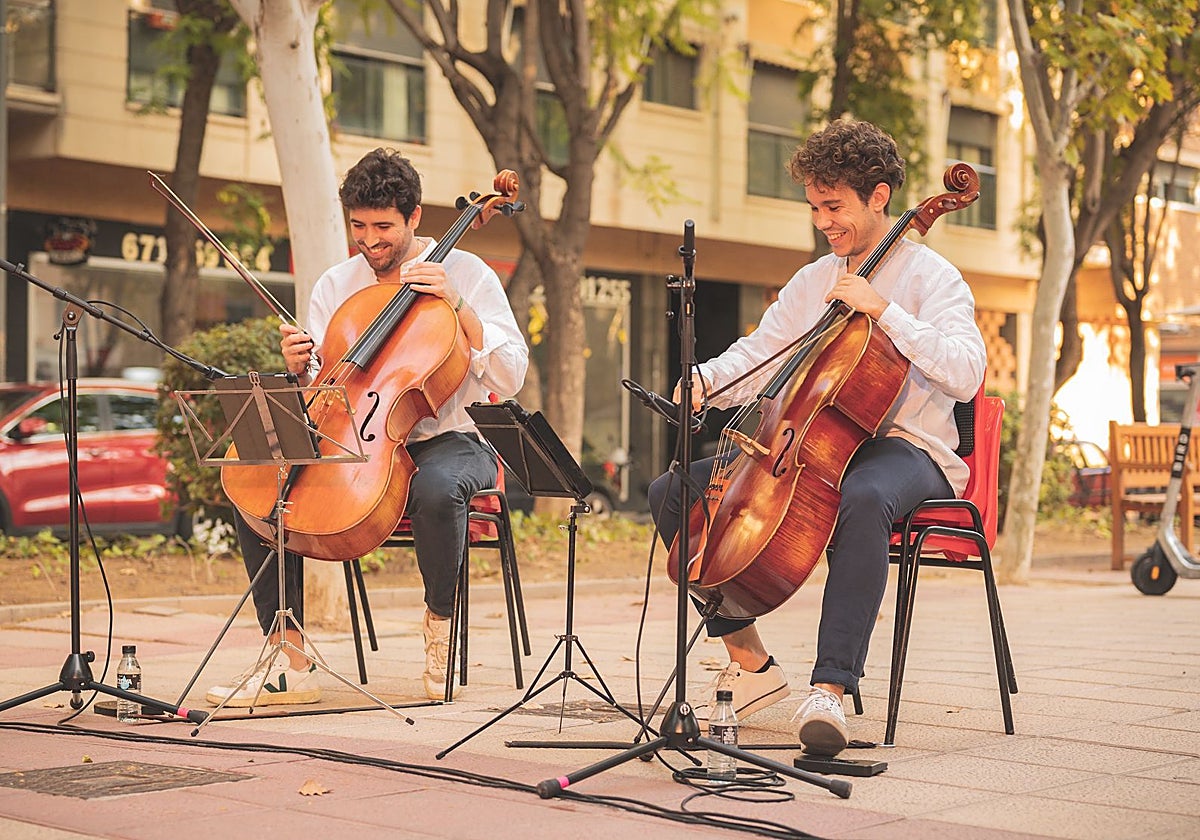 Miguel Torres y Miguel Baró, organizador del ciclo, forman Dúo Millos.