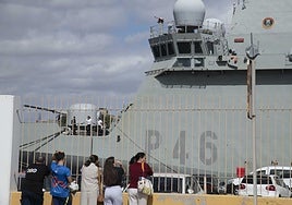 El Buque de Acción Marítima (BAM) 'Furor' atracado este viernes en el puerto de Cartagena.
