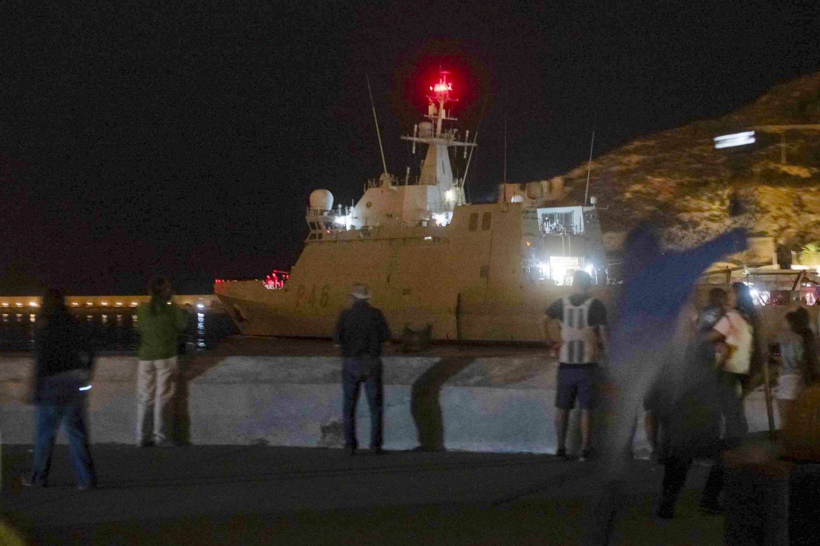 El &#039;Furor&#039; zarpa en Cartagena durante la madrugada, en imágenes