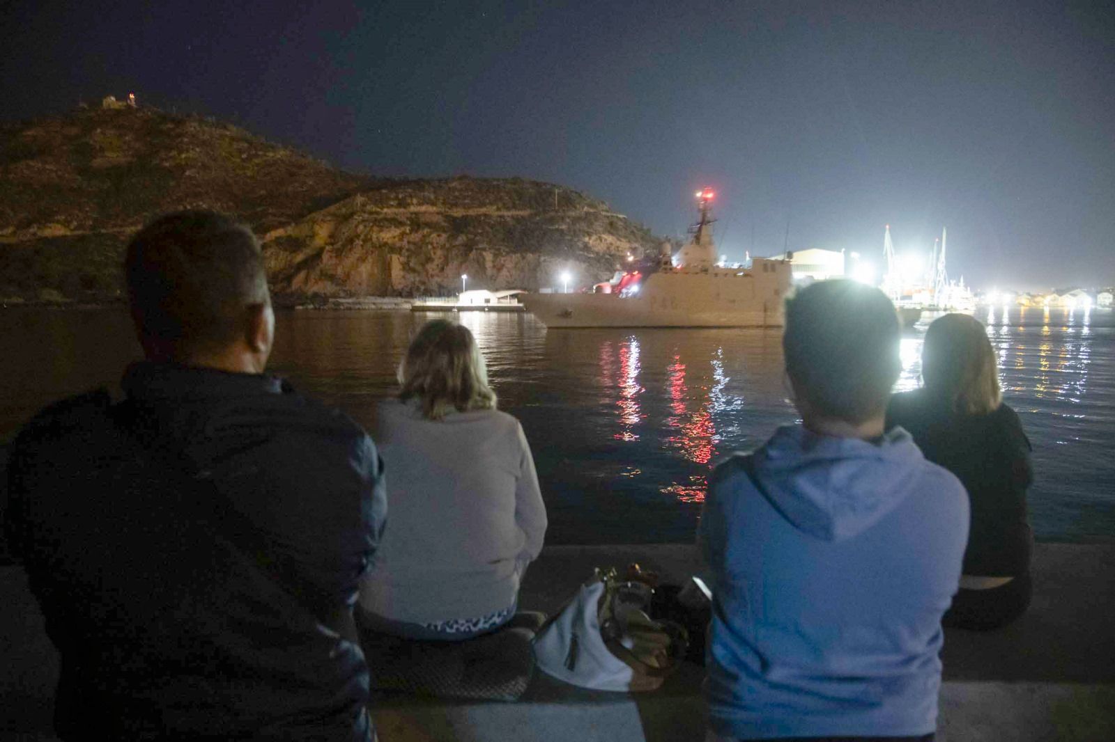 El &#039;Furor&#039; zarpa en Cartagena durante la madrugada, en imágenes