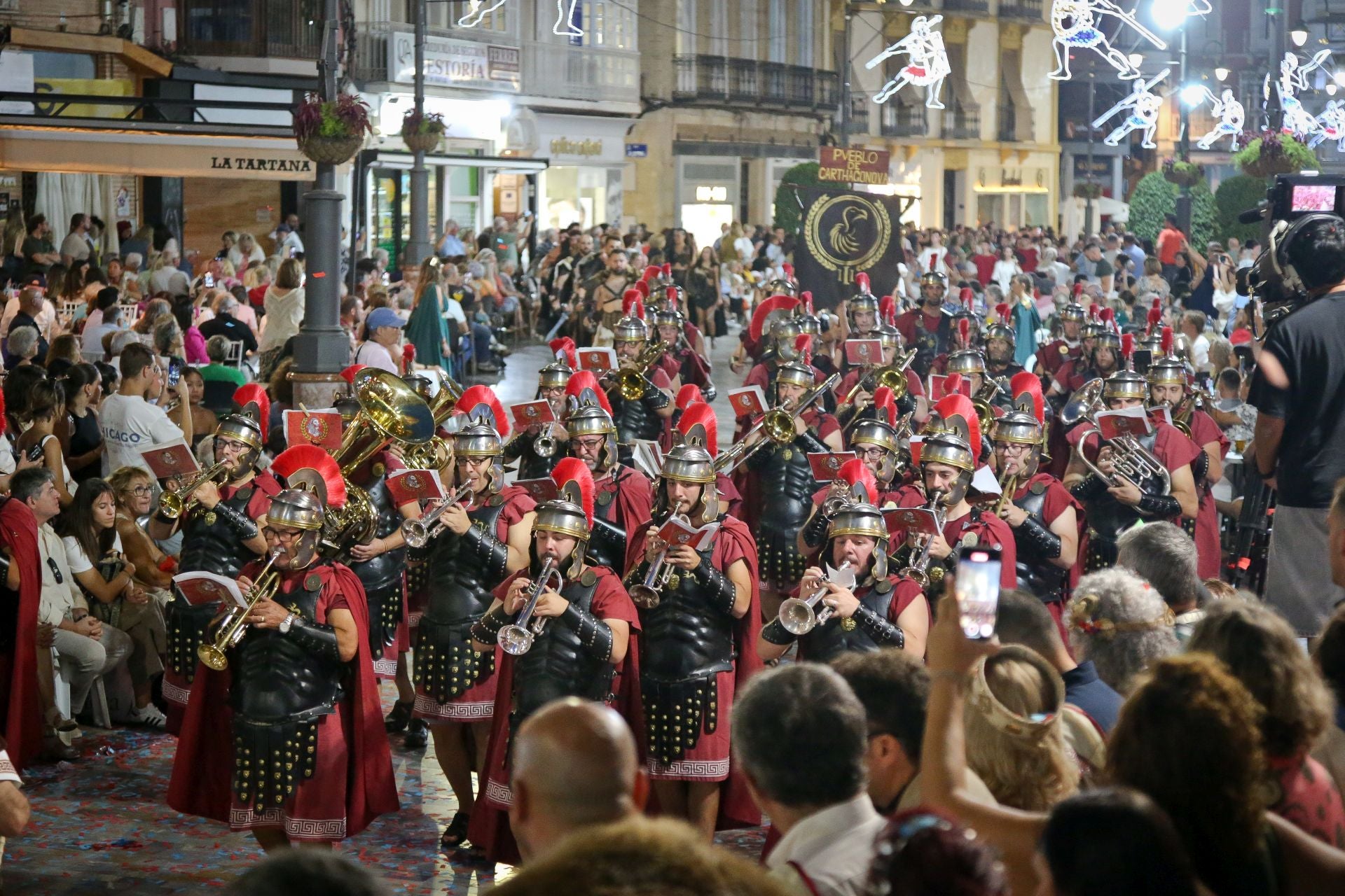 Las imágenes del gran desfile de Carthagineses y Romanos
