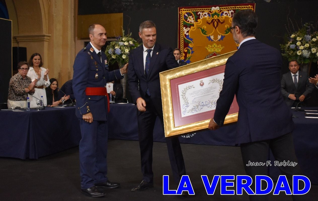 Imágenes de la entrega del título de Hijo Predilecto de Caravaca al general Pascual Soria