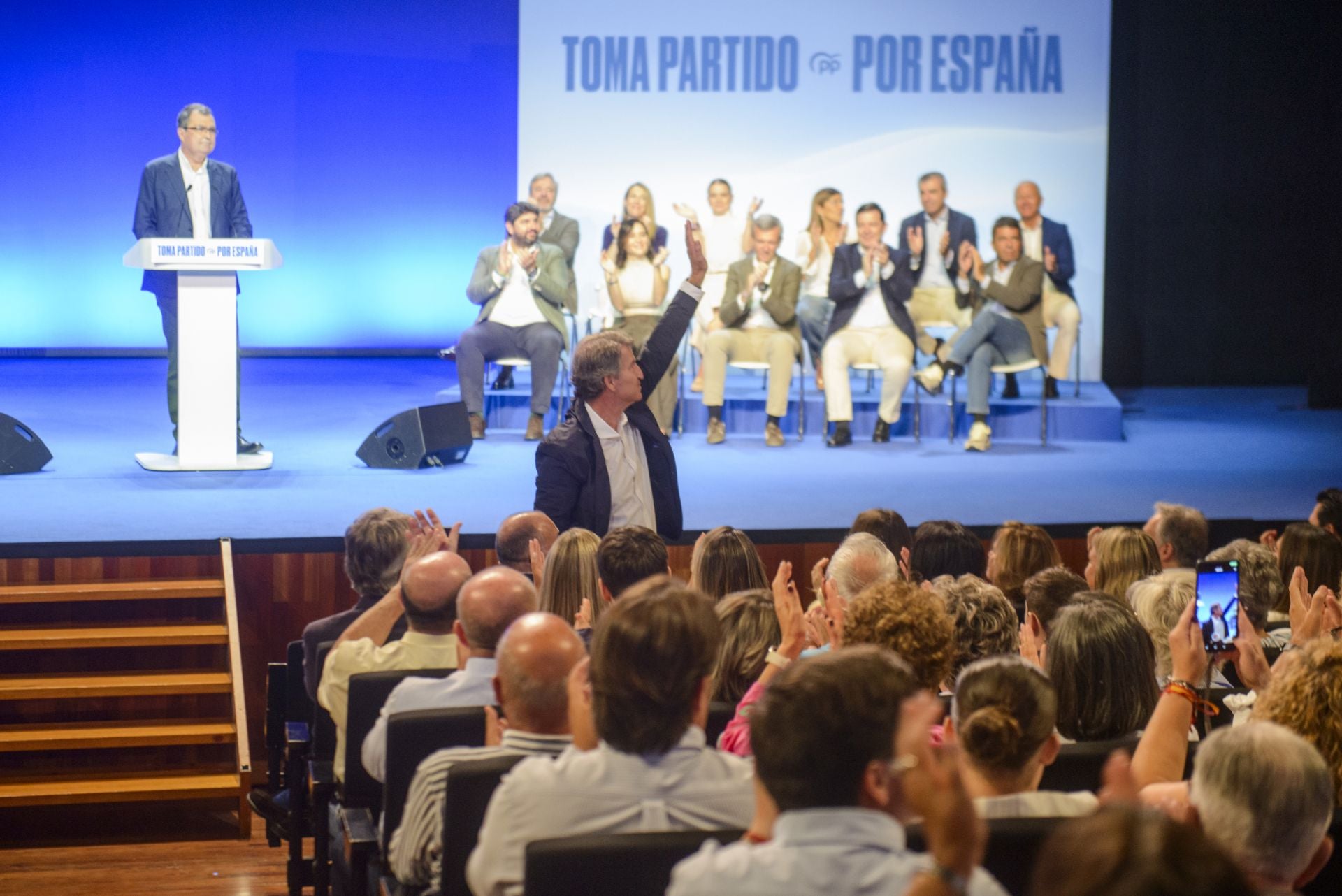 En imágenes, el cierre en el Teatro Circo de Murcia de la cumbre de barones del PP