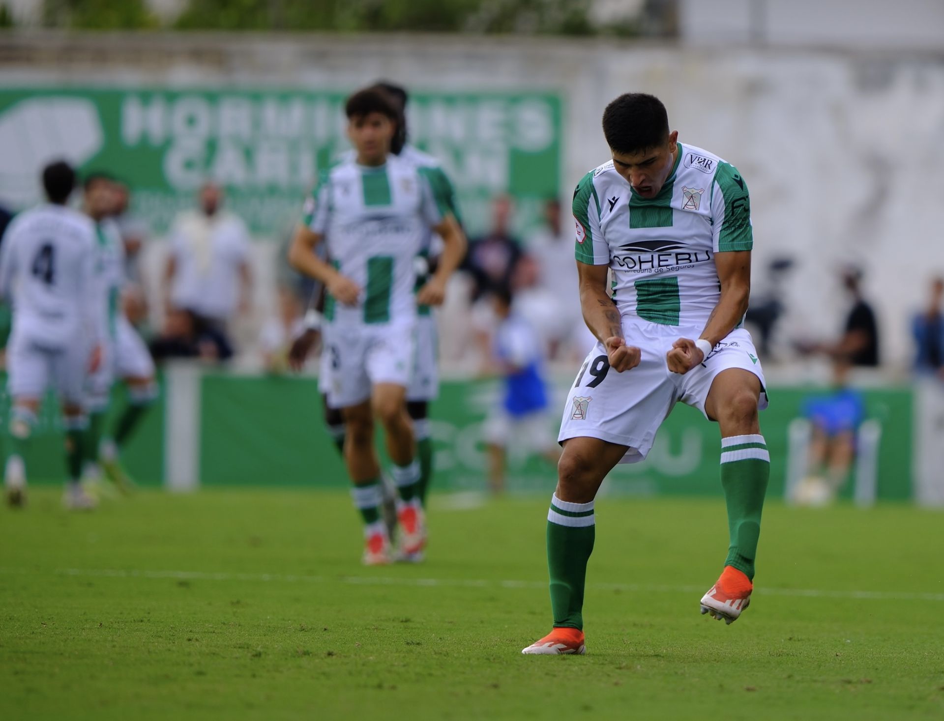 El FC Cartagena sufre un duro castigo en Sanlúcar, en imágenes