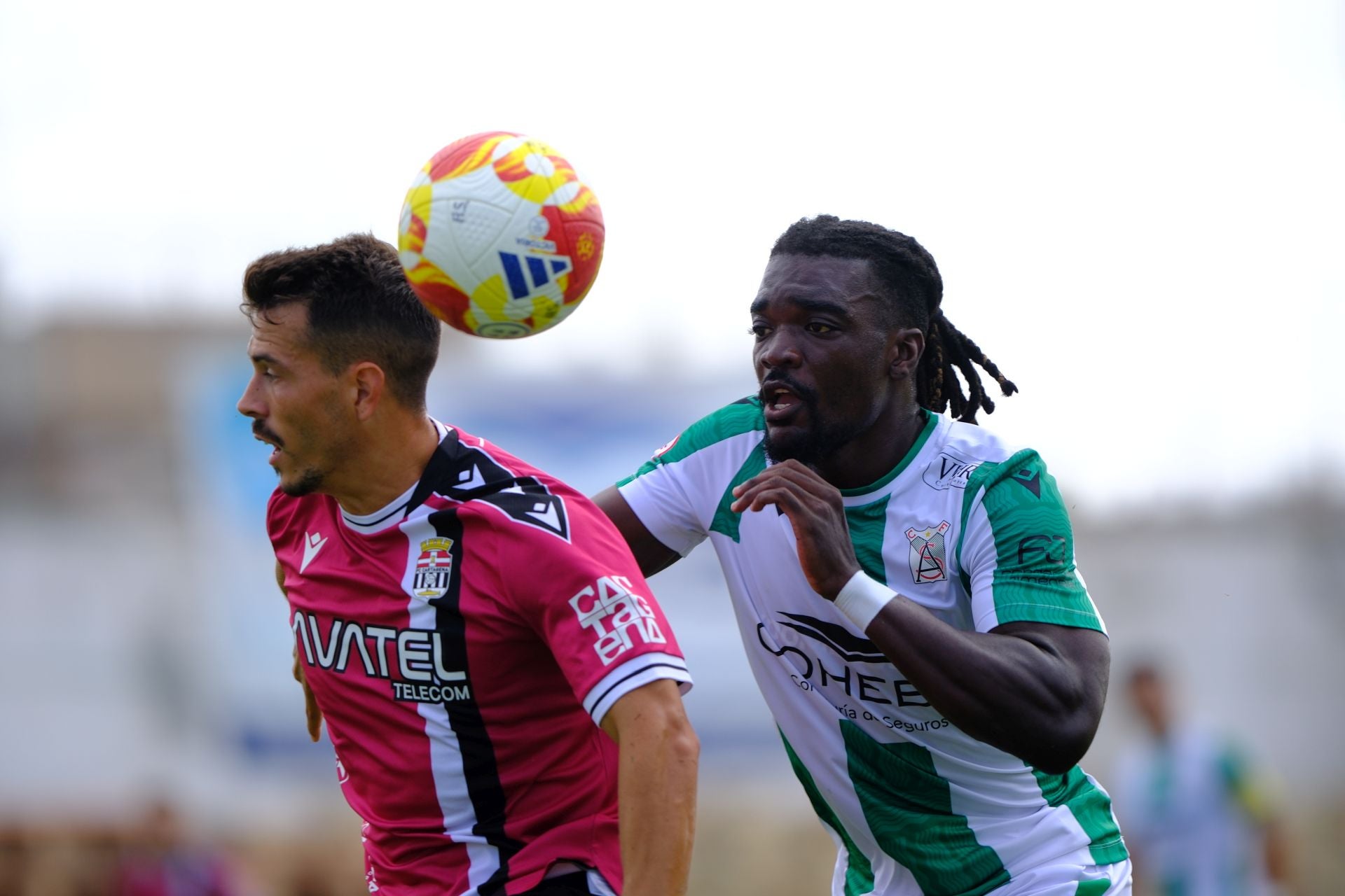 El FC Cartagena sufre un duro castigo en Sanlúcar, en imágenes