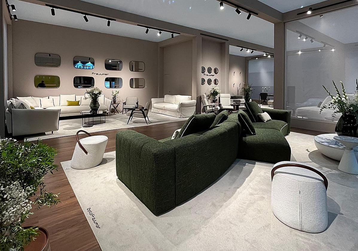 Muebles en exposición en la Feria Hábitat Valencia.