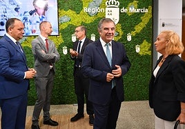 El director de Universidades, Antonio Caballero; el rector de la UPCT, Mathieu Kessler; el rector de la UMU, José Luján; el consejero de Universidades, Juan María Vázquez; y la rectora de la UCAM, Josefina García.