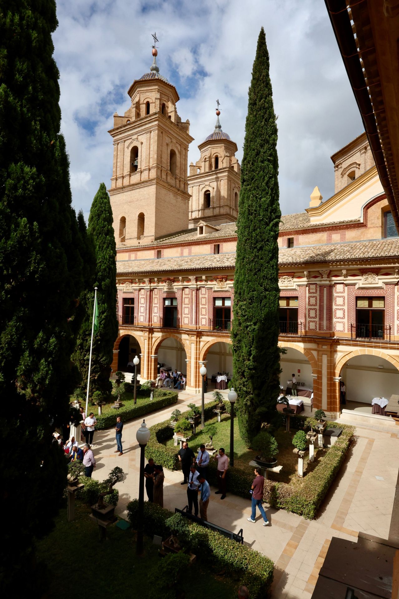 La inauguración del claustro del Monasterio de Los Jerónimos de Murcia, en imágenes