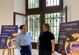 El de la Costa y la edil de Juventud del Ayuntamiento de Orihuela en la presentación de la edición de Halloween de 2024.