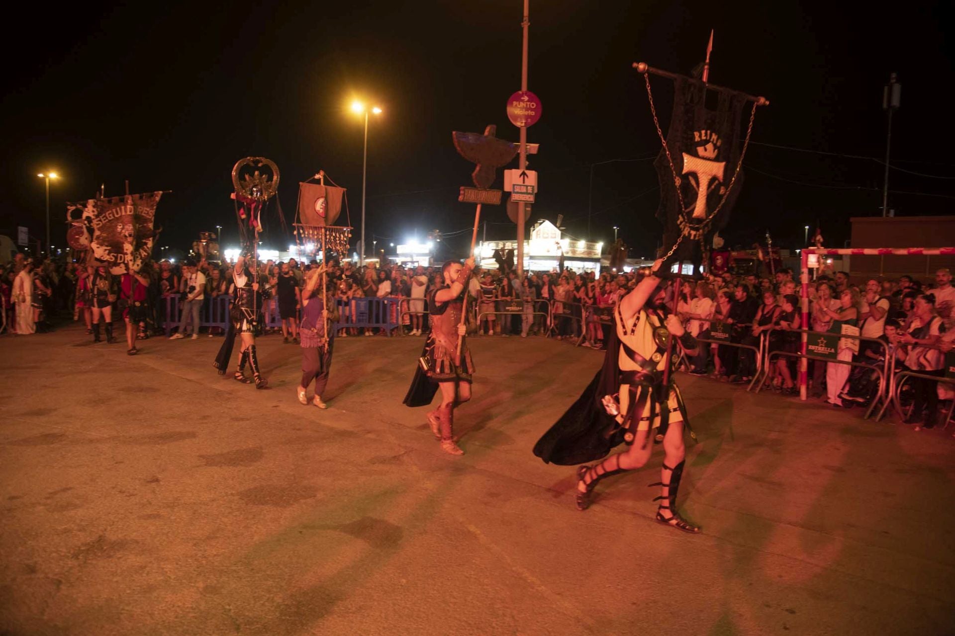 Las imágenes del cierre pirotécnico al Año XXXVI en las fiestas de Carthagineses y Romanos