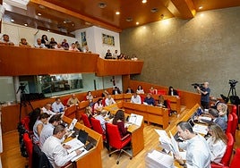La corporación municipal durante el Pleno.