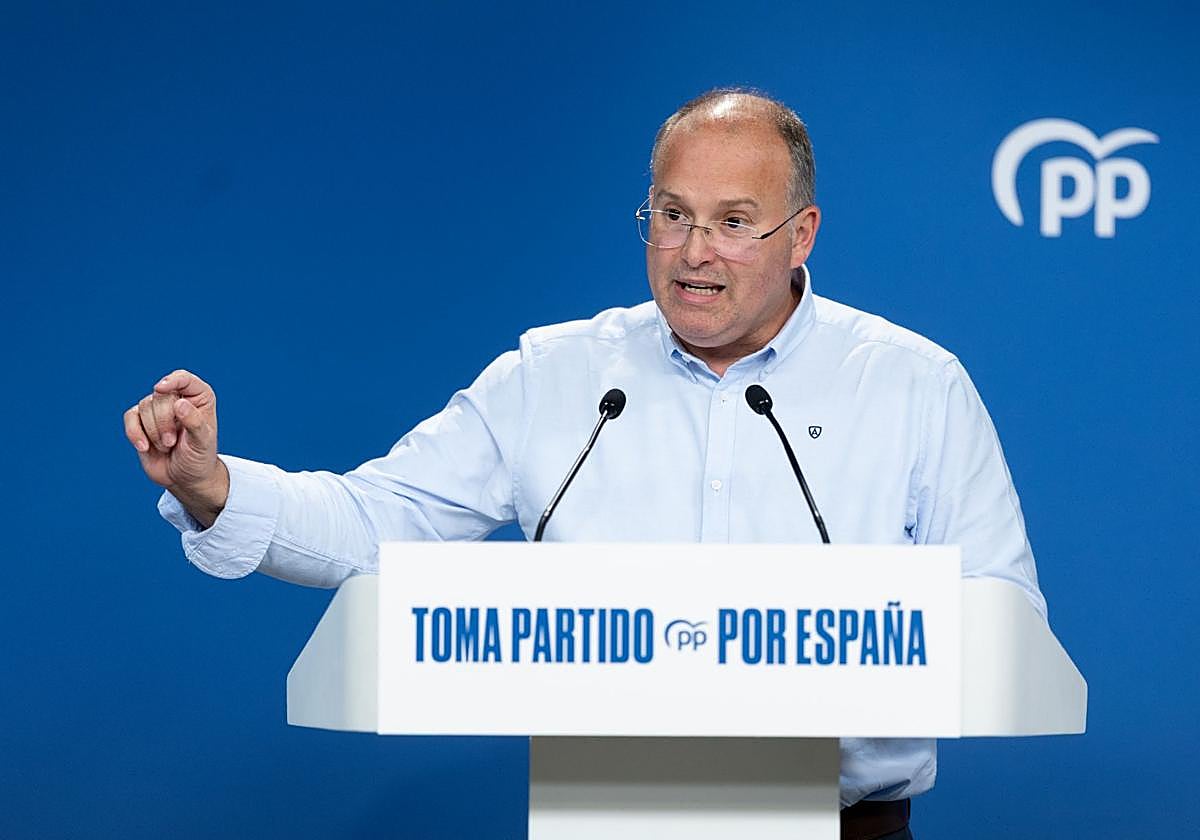 El secretario general del Partido Popular, Miguel Tellado, durante una rueda de prensa.