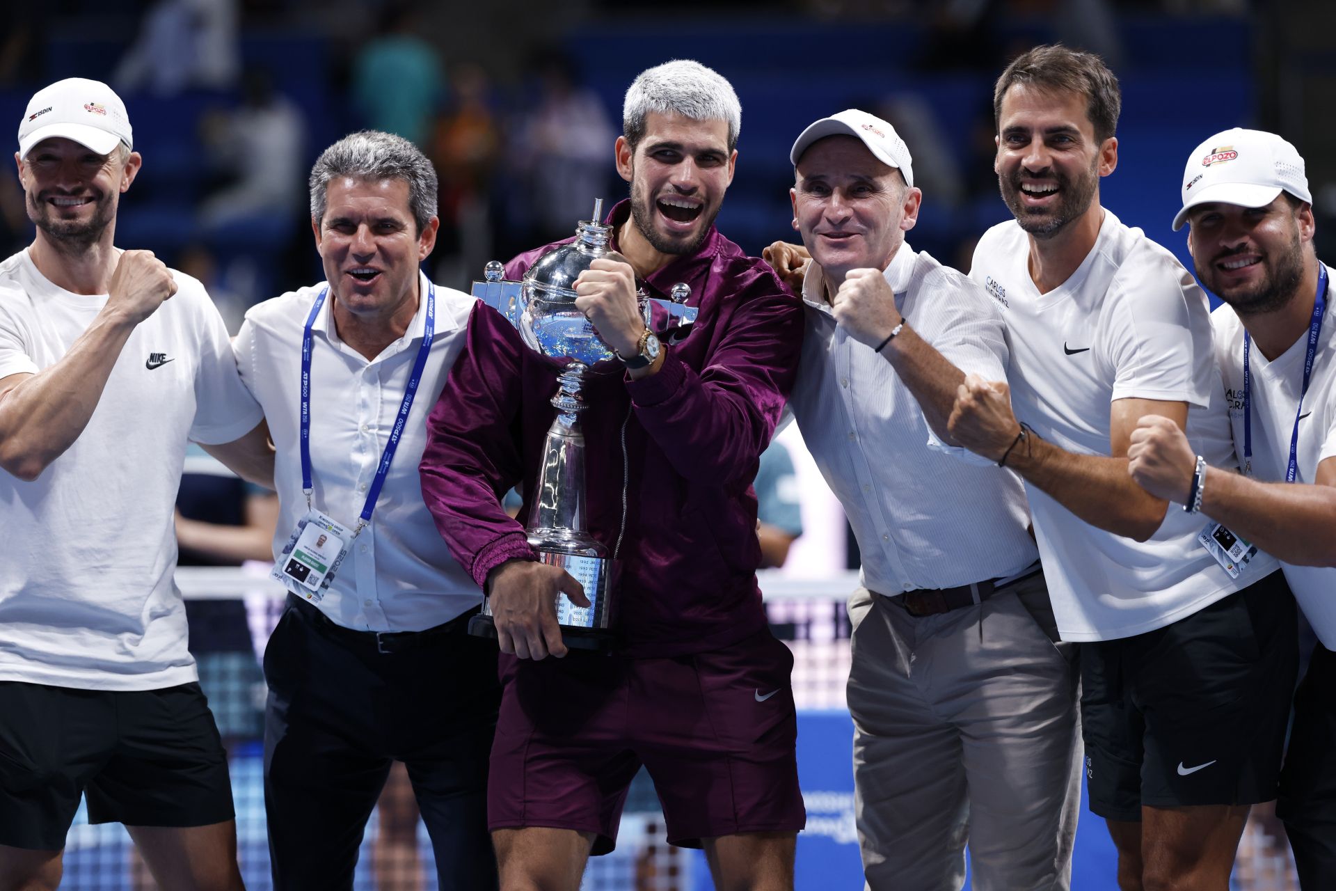 En imágenes, Carlos Alcaraz gana en Tokio su octavo título del año