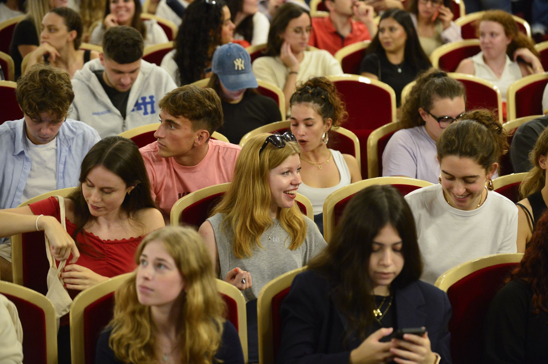 En imágenes, la bienvenida de los alumnos internacionales de la UMU