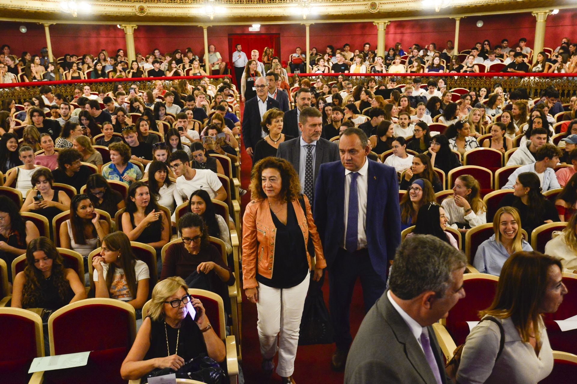 En imágenes, la bienvenida de los alumnos internacionales de la UMU