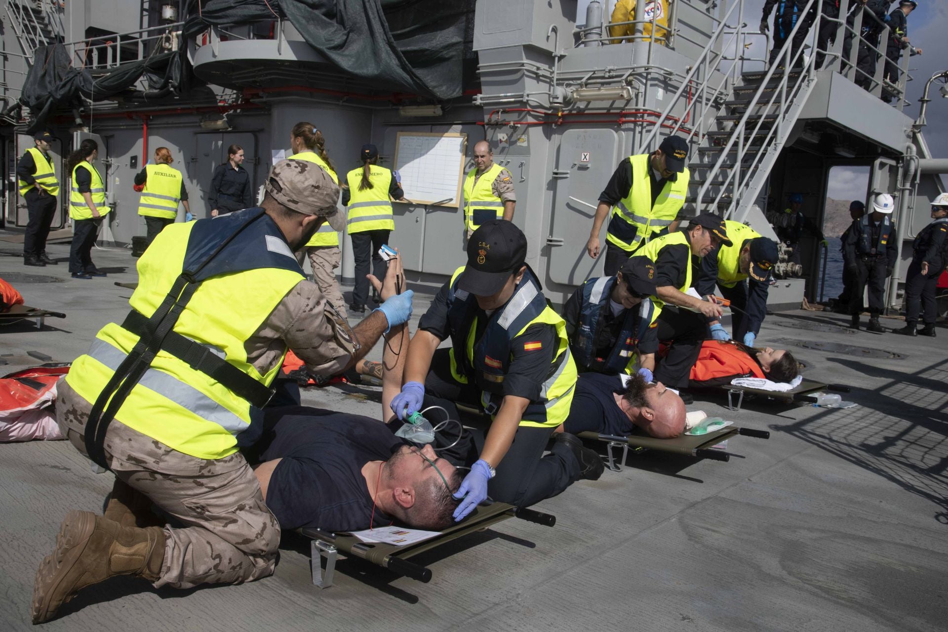 La Armada evalúa sus métodos de rescate en Cartagena, en imágenes