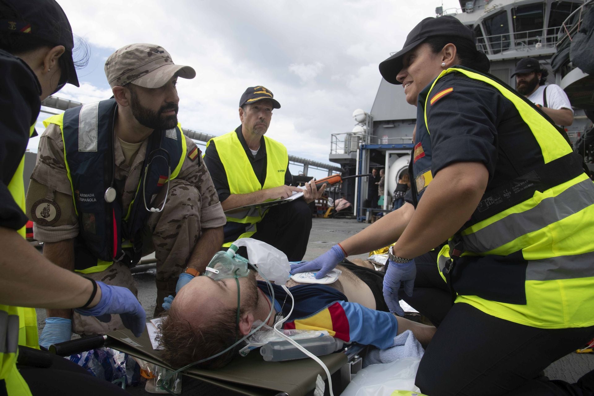 La Armada evalúa sus métodos de rescate en Cartagena, en imágenes