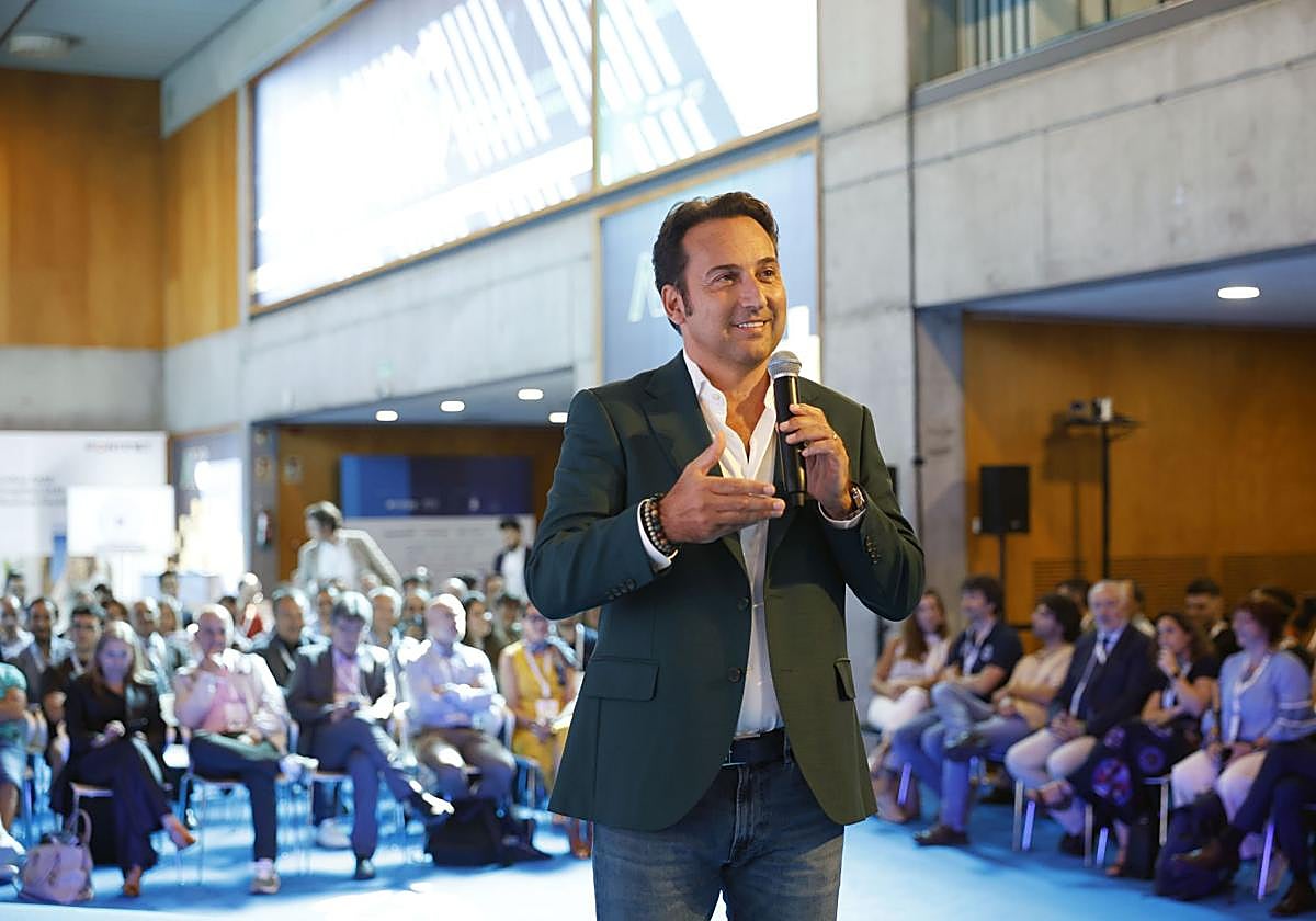 Iker Jiménez participa en la jornada 'Summit IA & Ciberseguridad' celebrada este miércoles.